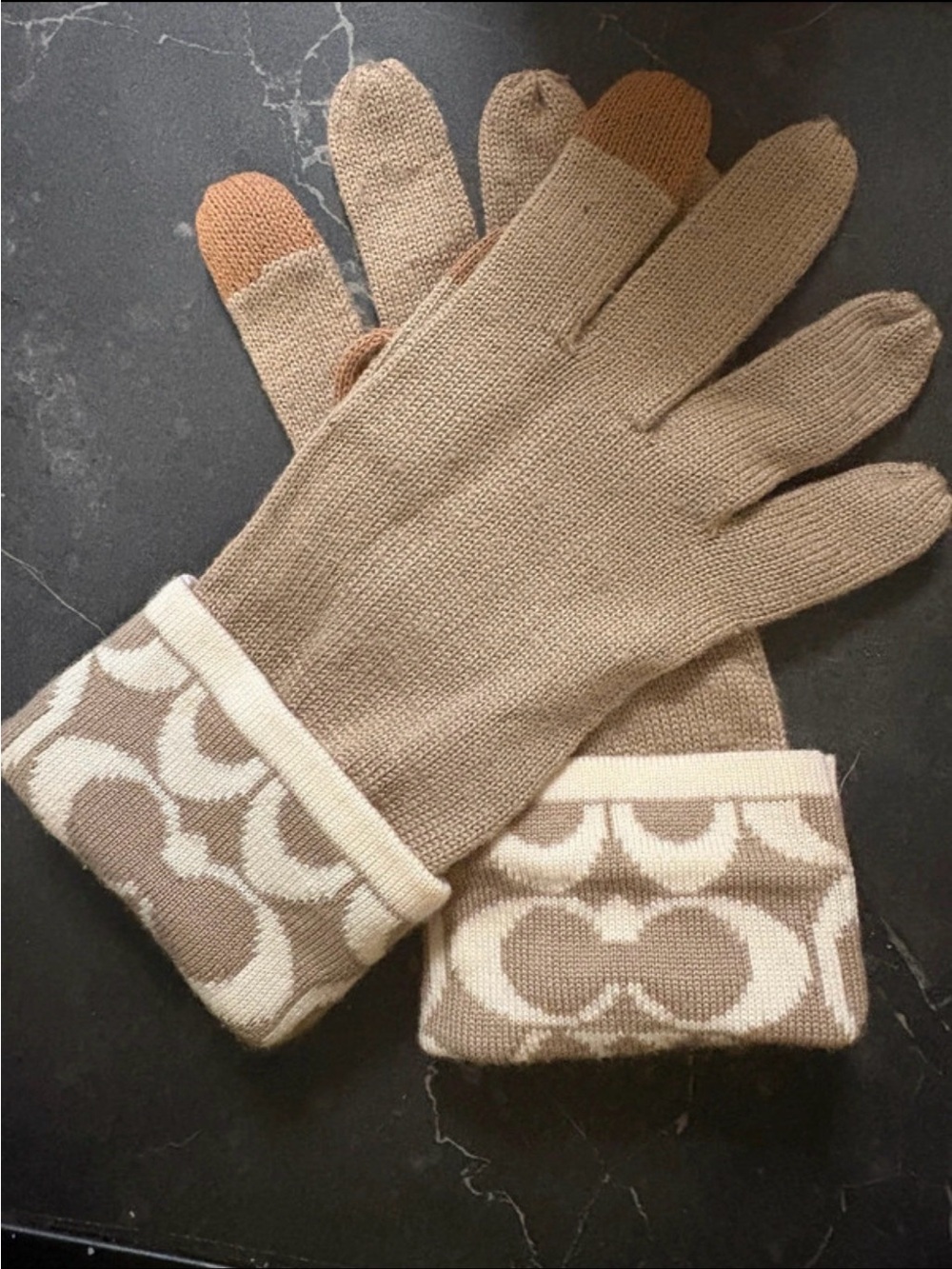 Coach Beige Knit Gloves with Tan Touchscreen Tips and Logo Cuffs, unisex